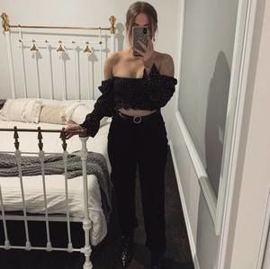 Meet your Posher, Caitlin